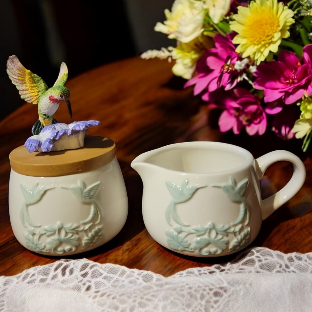 2022 Kitchen Treasures Canister Collection Creamer & Sugar Bowl Hummingbird